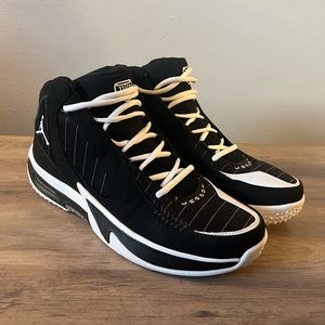 Men’s Jordan Jeter Captain. Size 9.5